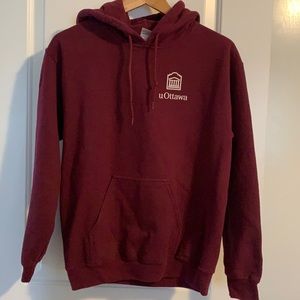 Cozy UOttawa maroon sweater